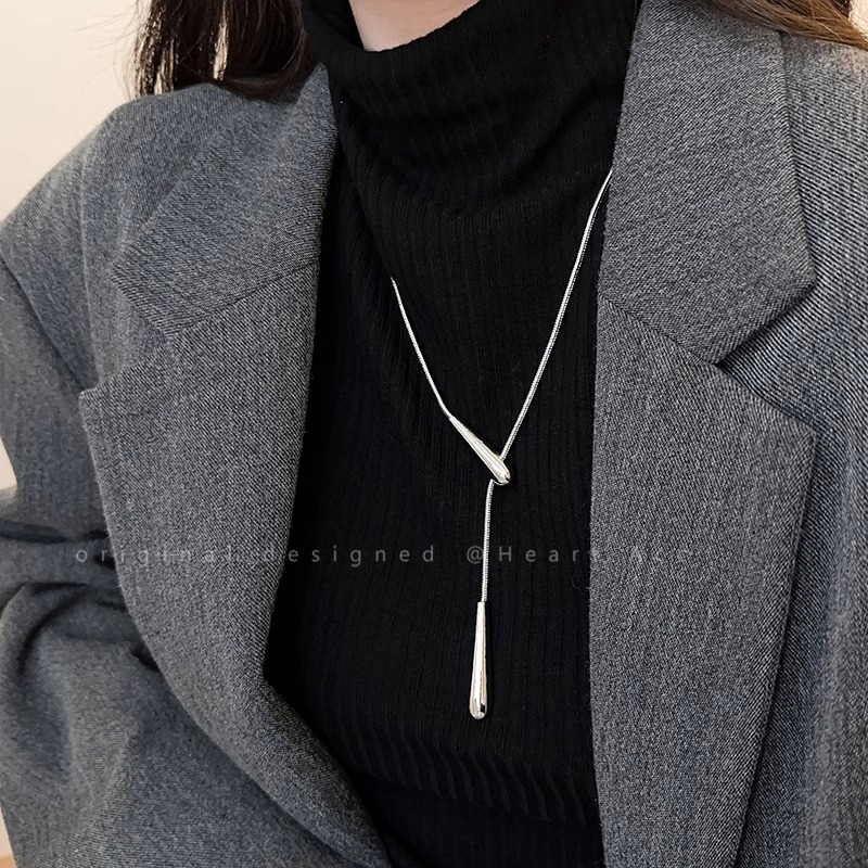 Minimalist and cold style water drop necklace for women's autumn and winter 2024 new long sweater chain with a niche design sense collarbone chain Specification drawing