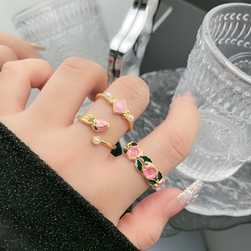 French retro enamel rose flower drop glaze open ring for women's ins cold style sweet cool fashion versatile ring Application Scenario