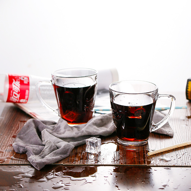 Wholesale of Bojiang tempered hot drink handle cups, creative expression cups, beverage cups, beer mugs and glass cups with logo printing Application Scenario