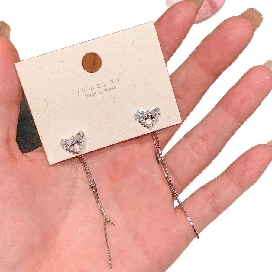 Heart-shaped tassel earrings for women 2025 New bestseller, niche design, high-end long earrings, elegant and light luxury earrings Item Picture