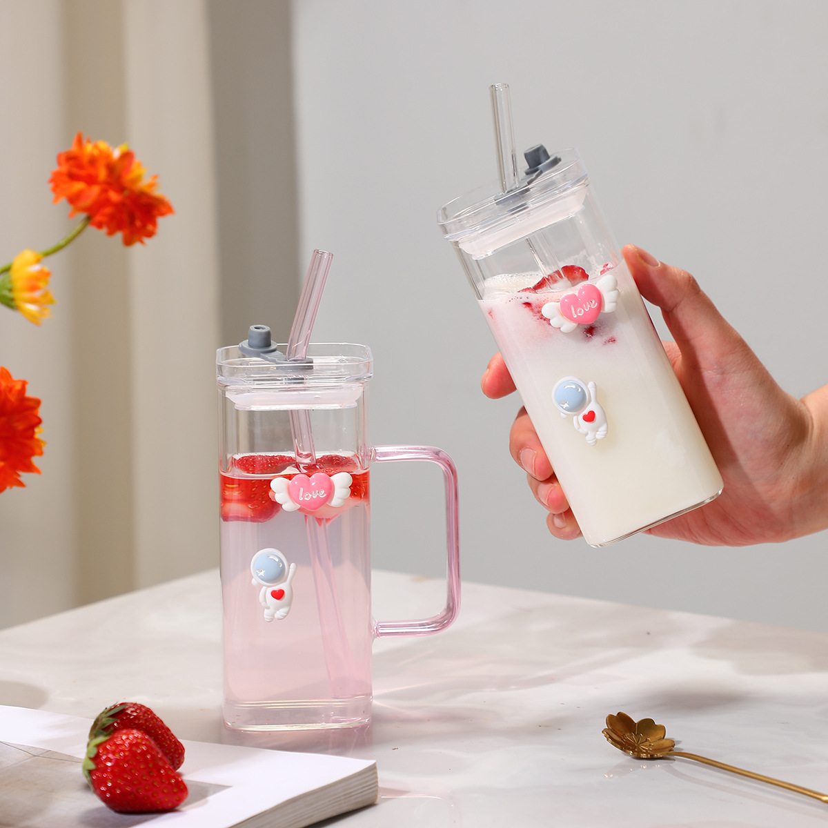 High appearance level DIY astronaut covered straw heat-resistant glass cup, ins style high borosilicate square mouth water cup, juice cup Item Picture