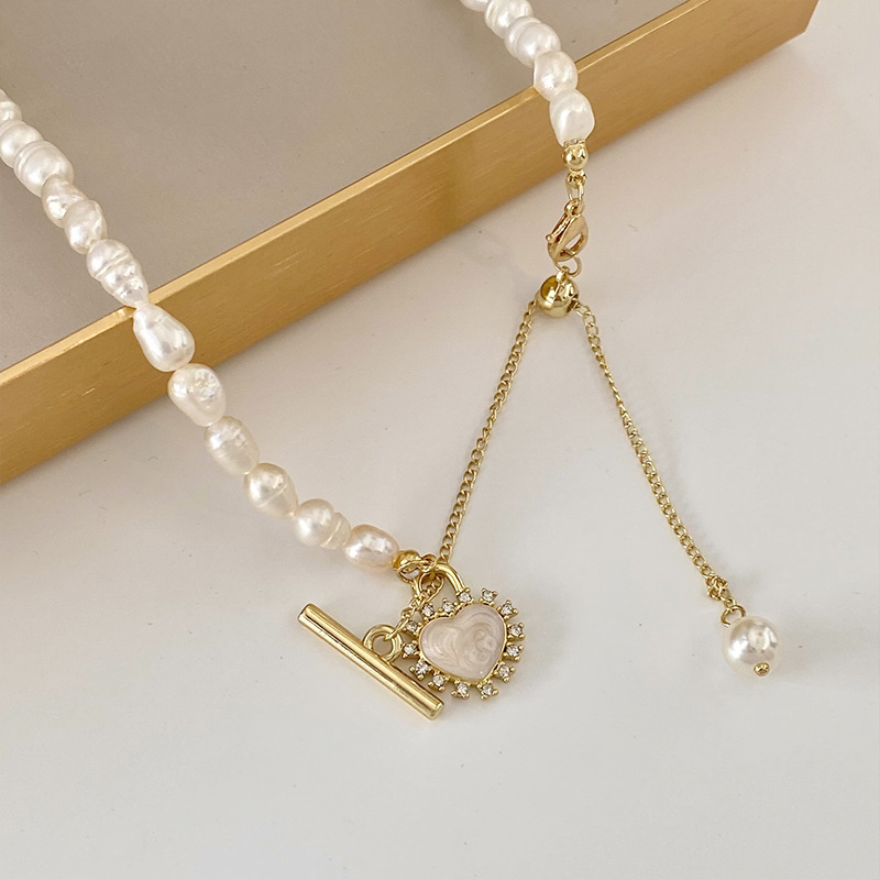 French-style gentle pearl heart-shaped shell necklace, a retro, light luxury and niche accessory for women, collarbone chain Application Scenario