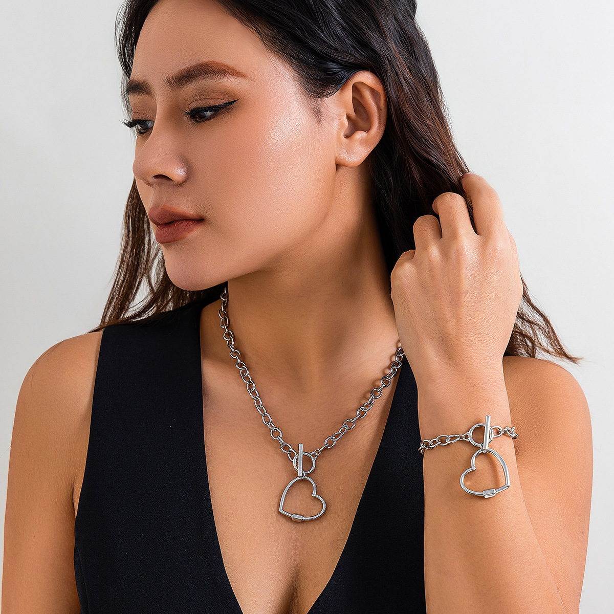 European and American cold style simple necklace versatile star-shaped necklace sweet and cool French big heart necklace set decoration details Picture