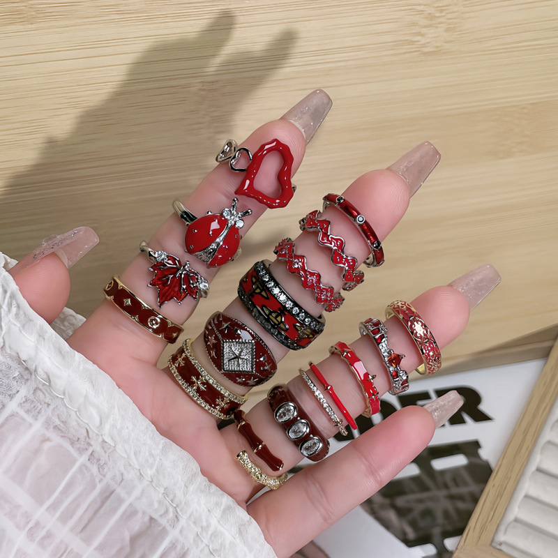 This is a rare and retro Ankela red drip glaze geometric fashion index finger ring from Europe and America. It is a sweet and cool style with a versatile accessory Specification drawing