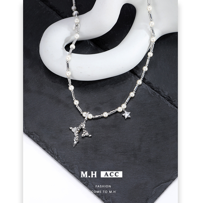 Unique and original hollowed-out four-pointed star necklace for women, 2025 new style, light luxury, fashionable, niche and high-end collarbone chain Application Scenario
