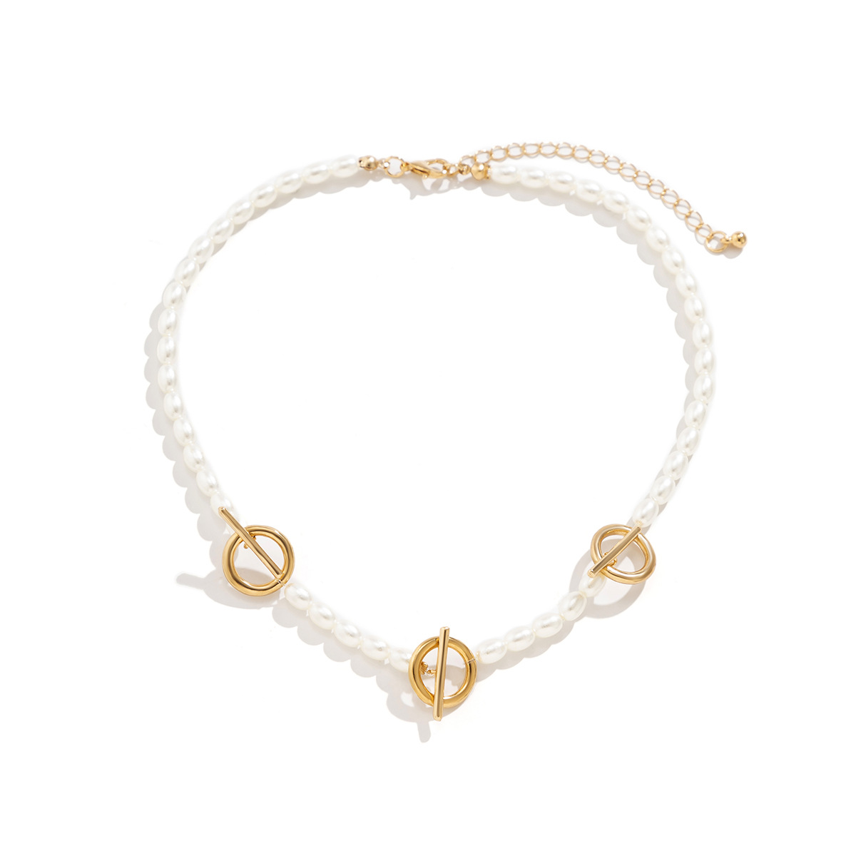 Retro single-layer simple geometric OT buckle versatile necklace for women, European and American cross-border pearl imitation French cold style collarbone chain Item Picture