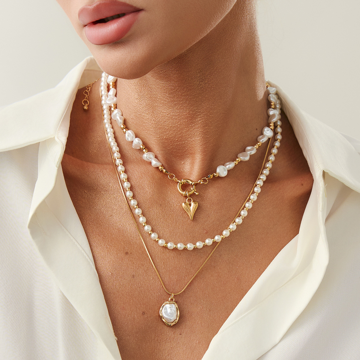 European and American cross-border jewelry vacation style starfish imitation pearl pendant necklace, light luxury and niche fine chain collarbone necklace full figure