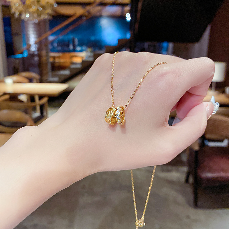 Japanese and Korean geometric light luxury necklace, niche design sense, titanium steel collarbone chain, high-end sense, zircon pendant, sweater chain for women details Picture