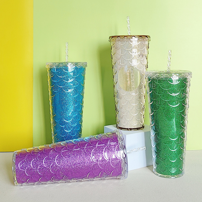 Wholesale of cross-border new products, fashionable large-capacity fish-scale cups, double-layer heat-insulating plastic straw cups, and gradient drinking cups from manufacturers full figure