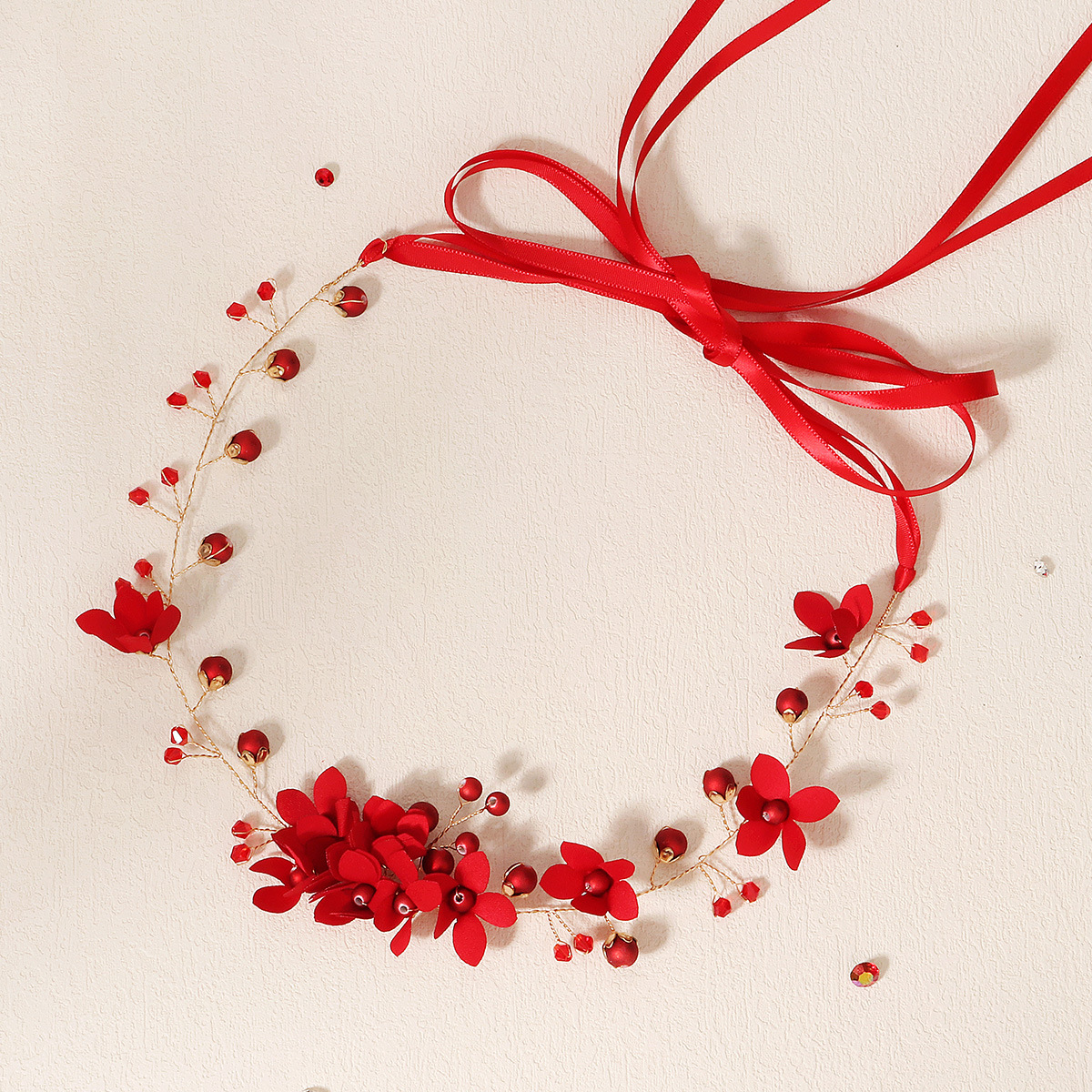 Chinese-style beaded headband, handcrafted updo and braid, red flower headpiece, toasting dress, crop dress, bride's headband details Picture