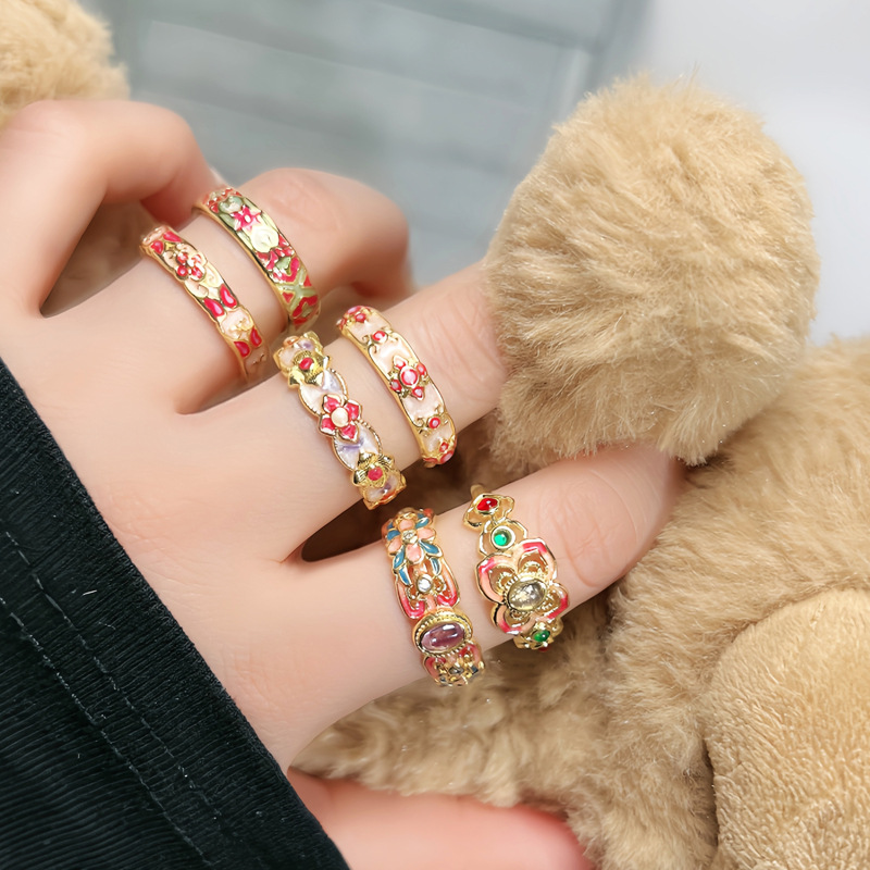 Xiaohongshu's best-selling Chinese trend style enamel gradient pink peach blossom light luxury exquisite ring, feminine flower index finger ring full figure