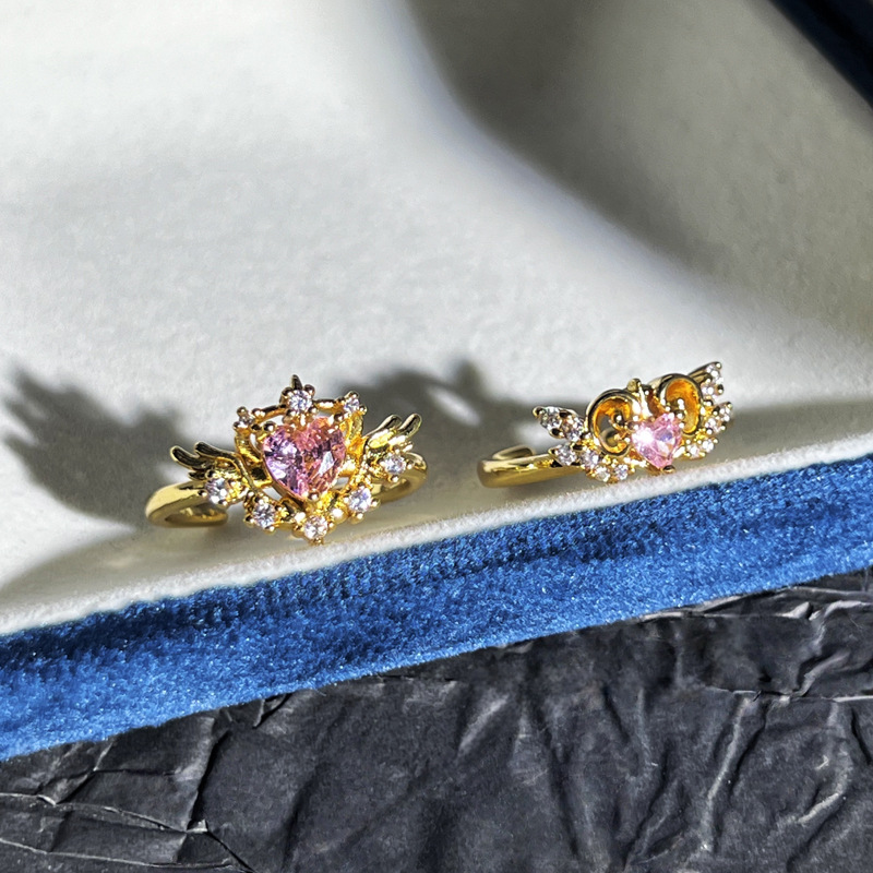A high-end pink diamond heart-shaped zircon angel wing ring, a women's crown, a unique and sweet layered fashionable and light luxury ring Specification drawing