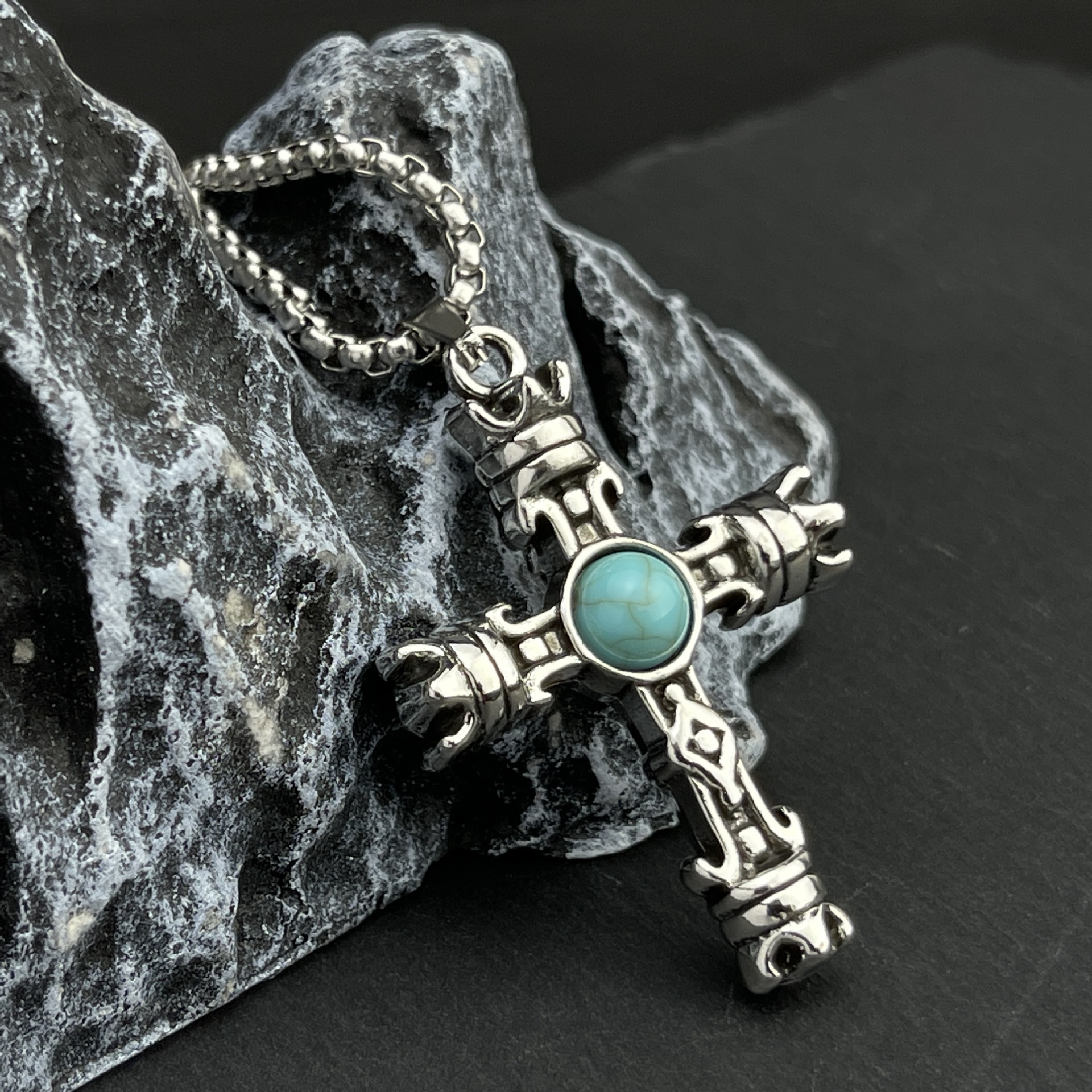 Wholesale of new Korean-style titanium steel hip-hop turquoise cross necklace, fashionable, individual and retro cross-shaped pendant details Picture