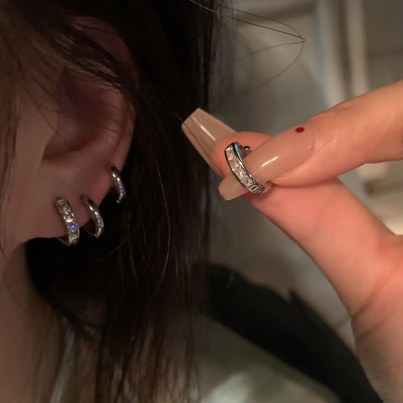 Surprise four-piece set! Simple and plain ring ear buckles for women, light luxury, versatile, sweet and cool, individual and elegant style, ear studs, cold style earrings Application Scenario
