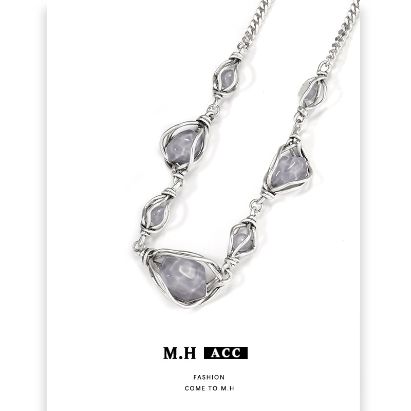A niche design water drop pendant necklace, light luxury, original and cold ins collarbone chain, a fresh and cute necklace for women Specification drawing