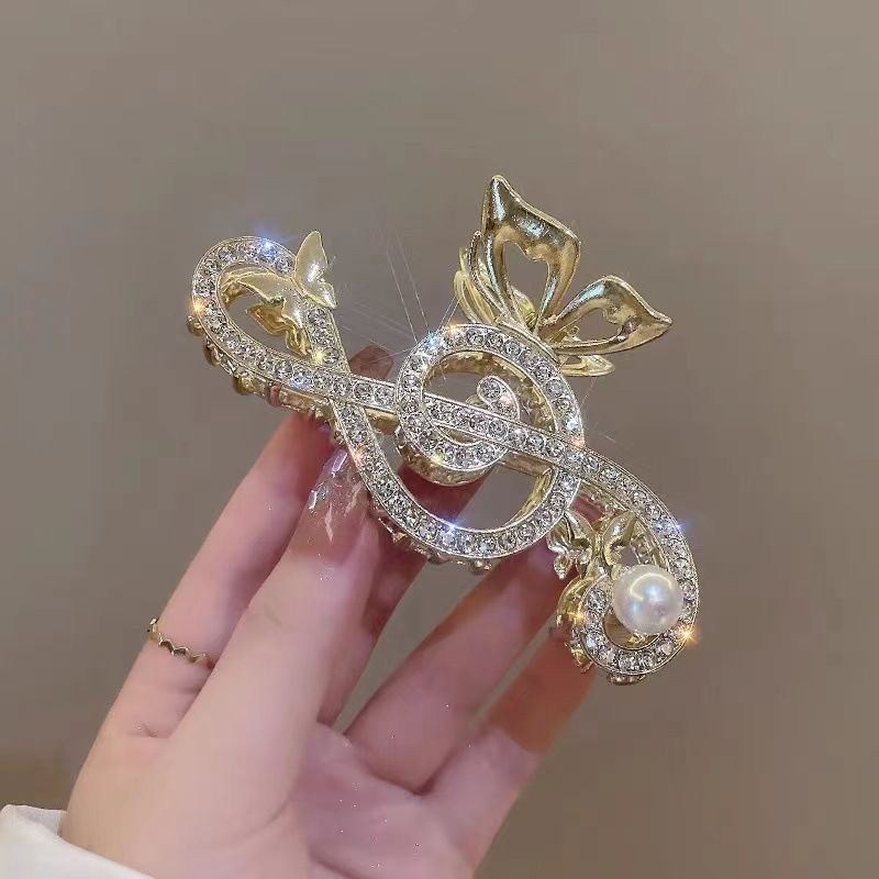 Water diamond music charm grappling clip for women, large size, elegant back head updo hair clip, light luxury and high-end shark clip accessory Application Scenario