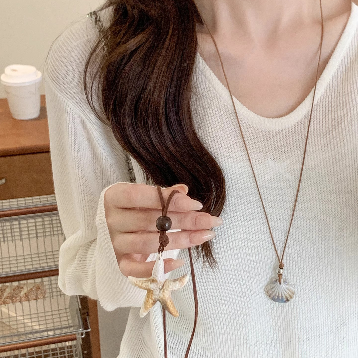 Starfish Pie Star Pendant Necklace for women, a light luxury and niche design long accessory, a sweet and cool seaside girl collarbone chain full figure