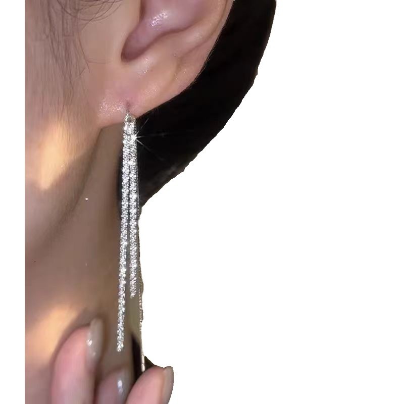 Elegant long round face slimming, galaxy tassel earrings, fashionable and niche design, high-end feel, versatile new earrings for women Item Picture