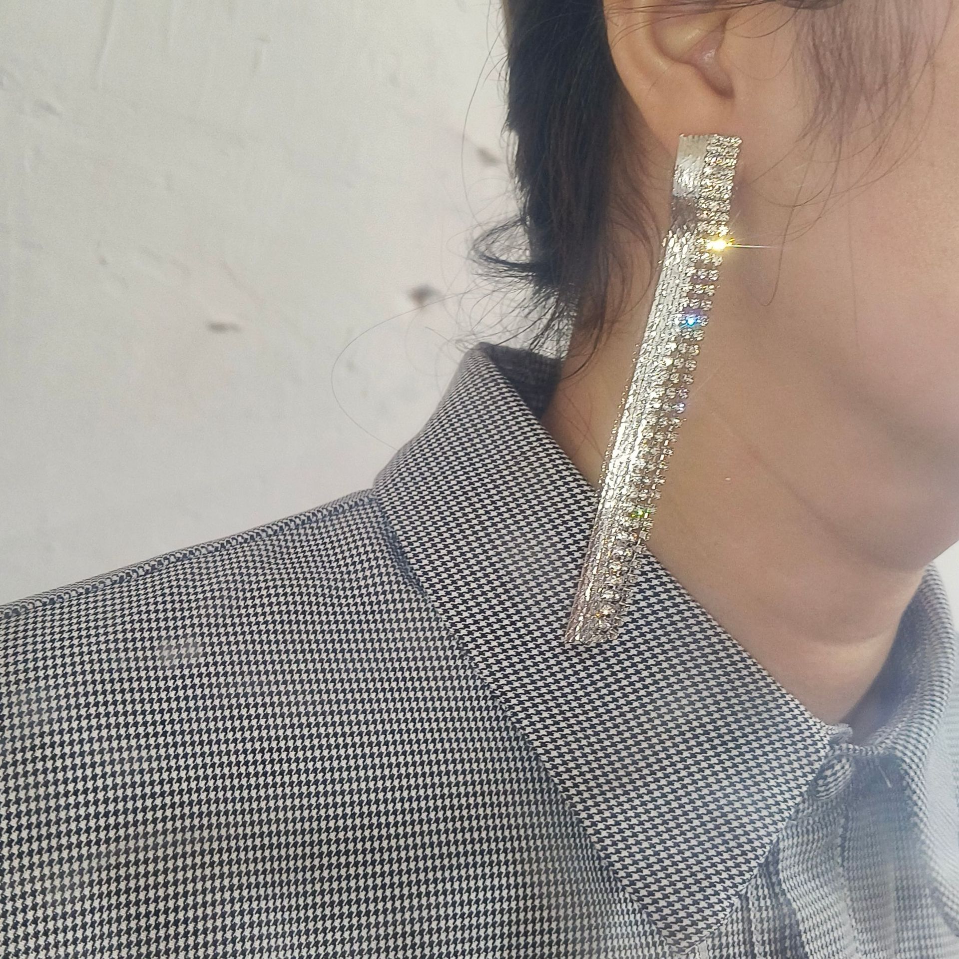 ins trendy long tassel stud earrings for women, light luxury, fashionable, versatile, unique and niche European and American design sense earrings and earrings details Picture