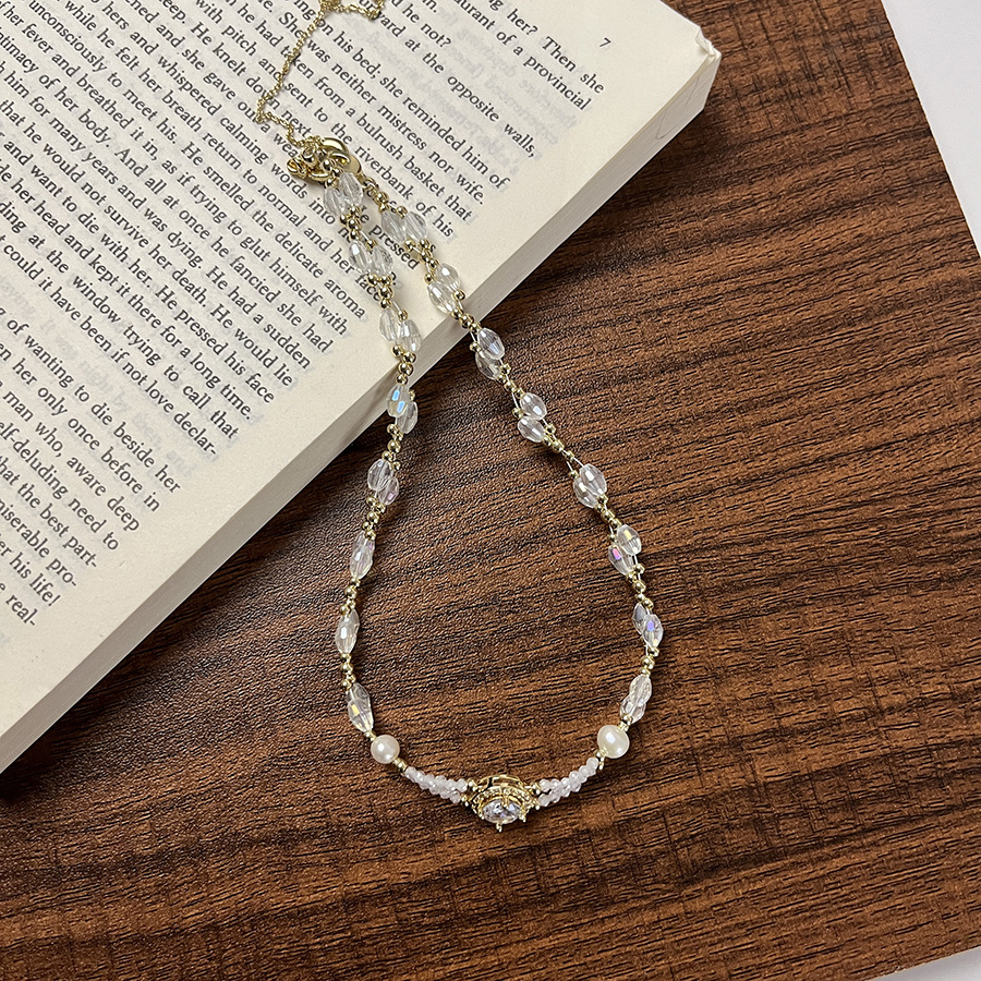 Cut crystal freshwater pearl necklace for women, new round collarbone chain, light luxury and niche necklace Application Scenario