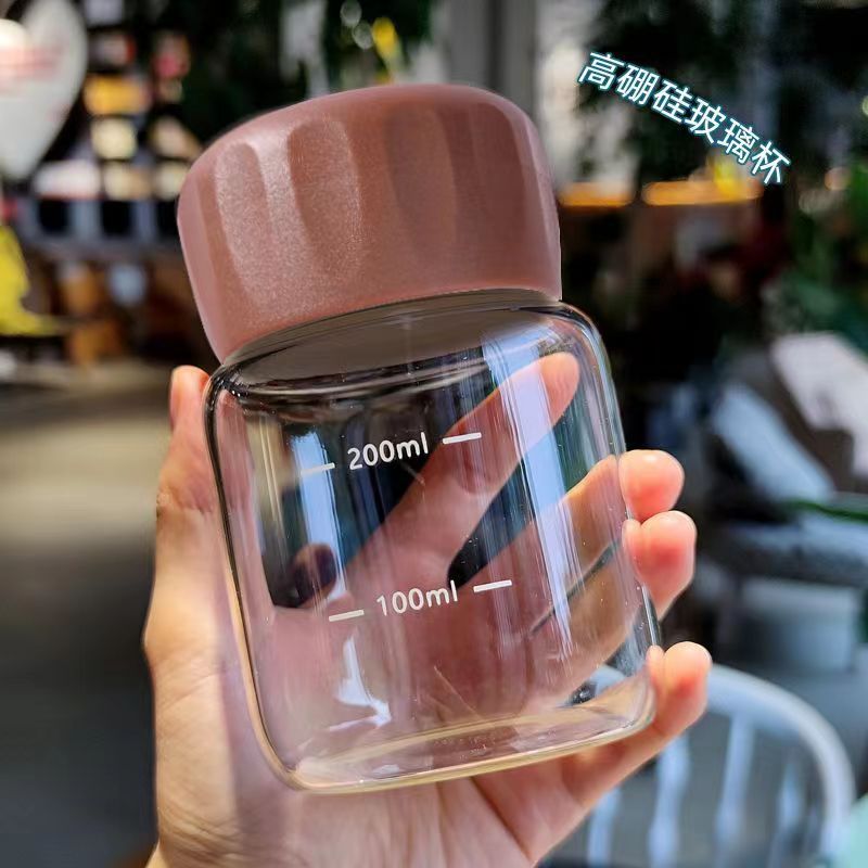 High appearance level warm hand cup, chubby cup with scale, high borosilicate heat-resistant glass water cup, girls' and children's milk cup, Qiu Qiu cup full figure