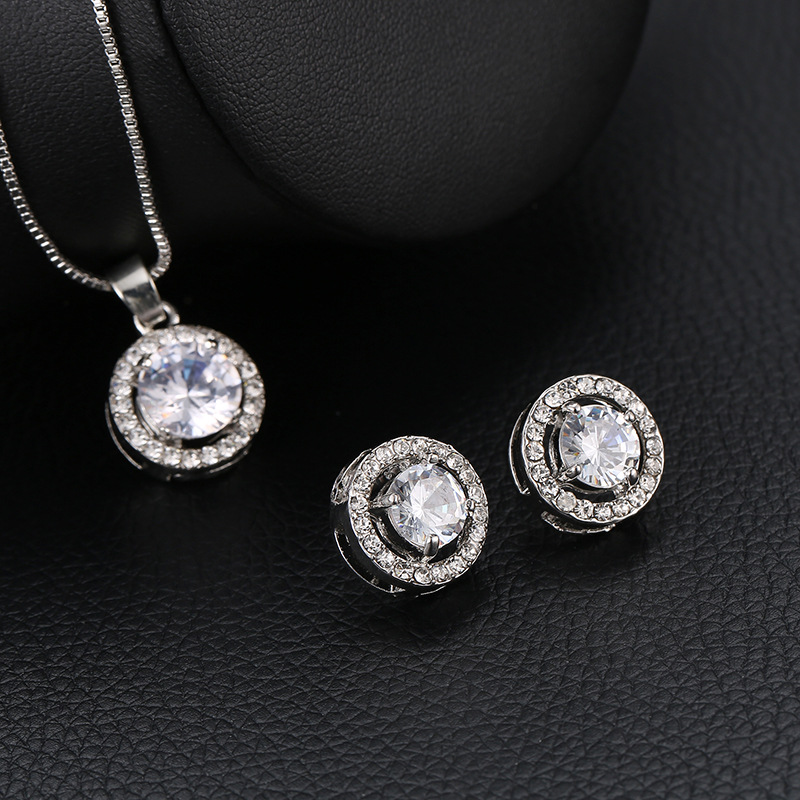 European and American classic noble and fashionable jewelry, elegant necklace, stud earrings, two-piece set, round zircon set, earrings and necklaces Application Scenario