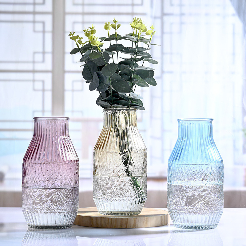 Desktop ornaments, vases, living room glass transparent decorative vases, flower arrangements, fresh flower ornaments, high appearance level, gradient vases full figure