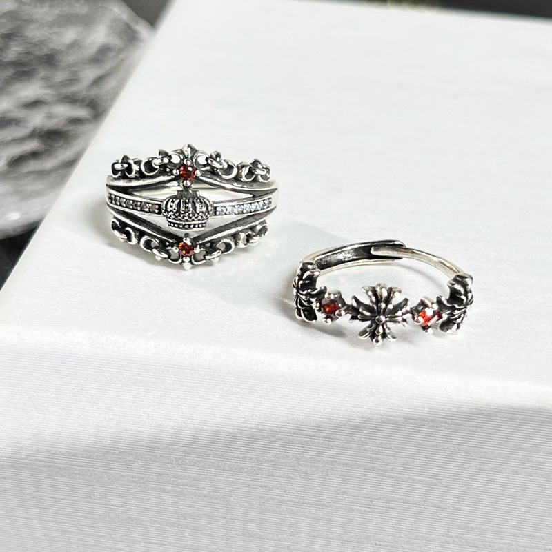 European and American retro aged iris flower personalized open ring, androgynous punk simple crown couple ring, cool and trendy Application Scenario