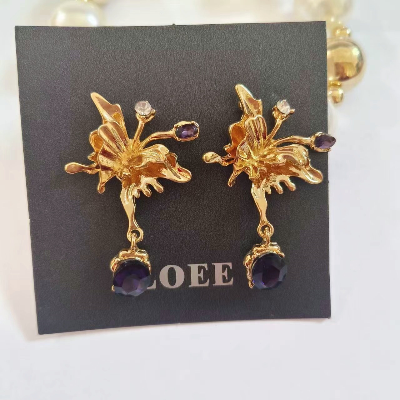 Butterfly ultra-exquisite heavy industry diamond-encrusted earrings, three-dimensional butterfly design, retro vintage earrings and stud earrings Application Scenario