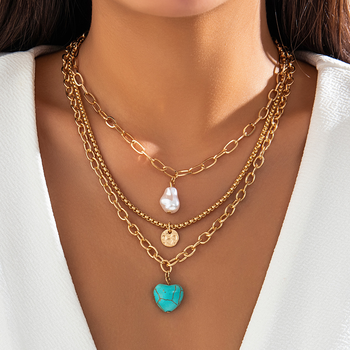 European and American cross-border jewelry, ethnic Baroque style imitation pearl necklace, women's retro and versatile turquoise heart-shaped necklace details Picture