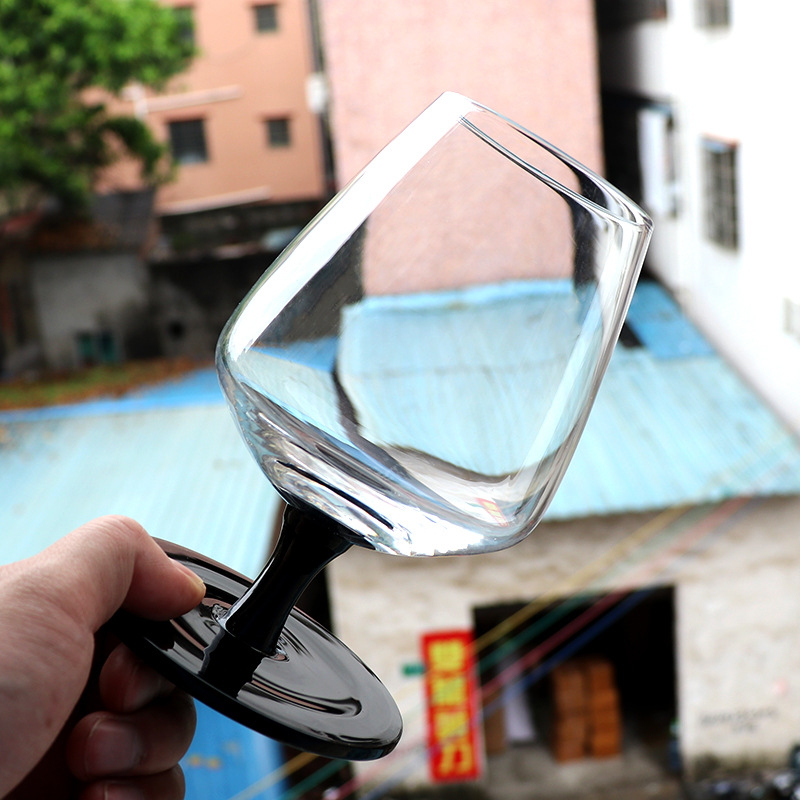 Foreign wine glasses, glass brandy wine glasses, cognac wine glasses, highball glasses, hotel and catering shaker brandy glasses Application Scenario