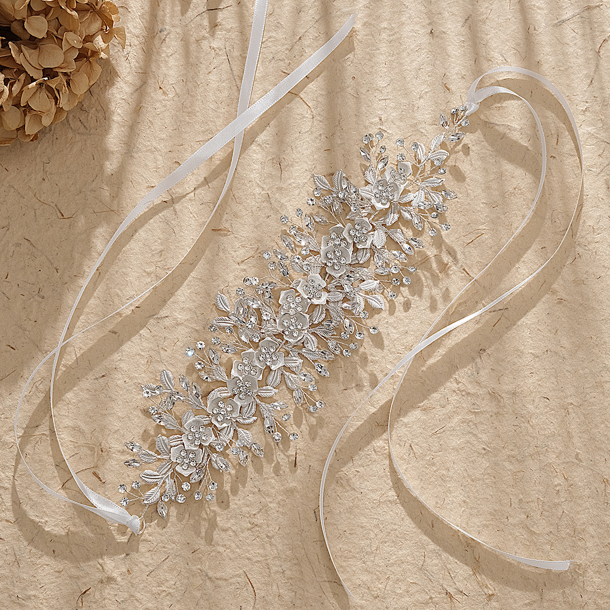 Amazon's new bride accessories: handcrafted floral hair bands, European and American wedding headwear, alloy leaf rose hair bands full figure