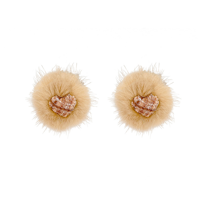 Autumn and winter plush ball heart-shaped earrings for women, 2024 new style, sweet, fashionable and simple stud earrings, high-end earrings wholesale Item Picture