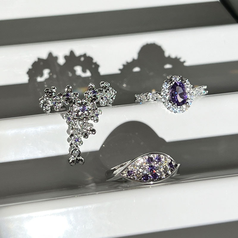 Sweet and cool purple diamond three-dimensional flower tassel unique open ring, women's oval full diamond exquisite, niche and light luxury ring trend Application Scenario