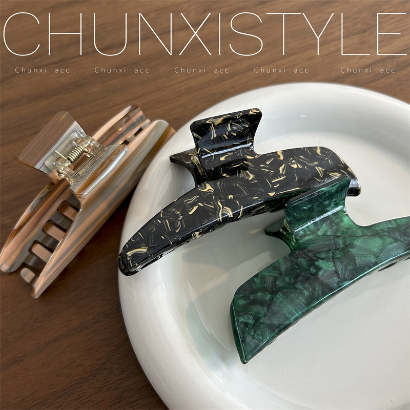 Laid-back style small hammer large acetic acid gripper, French green shark clip from South Korea, niche hair clip and gripper Specification drawing