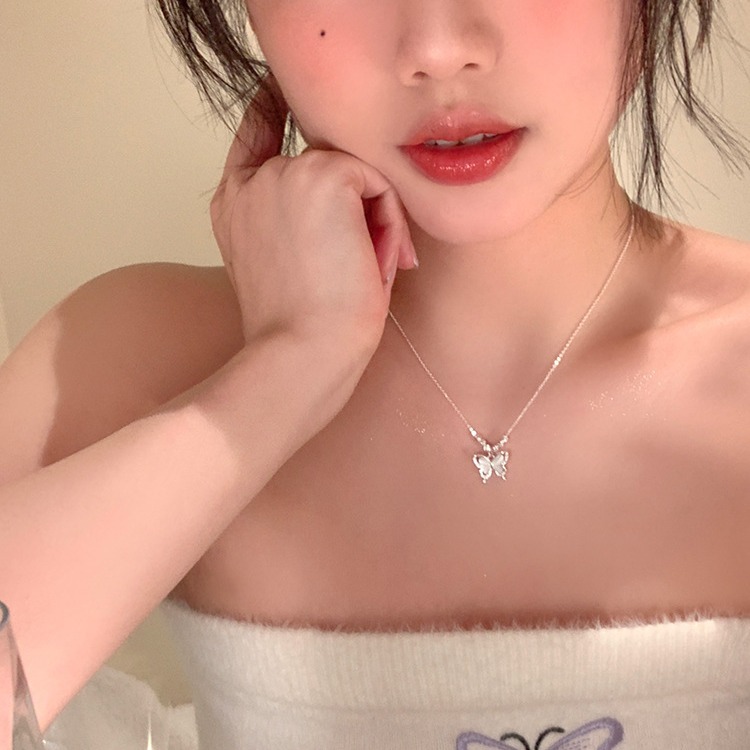 A new Chinese-style cat's eye stone butterfly necklace for women, a light luxury and niche Chinese-style collarbone chain and necklace choker Specification drawing