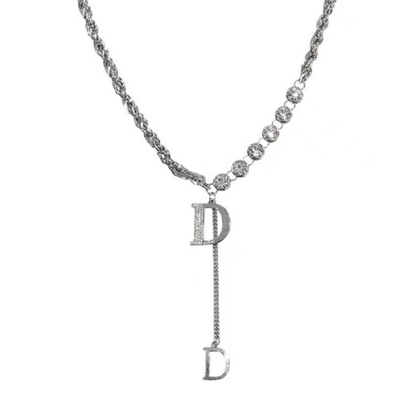 Ins-style hip-hop collarbone chain, light luxury and niche design, D-letter necklace, cold style, neutral and retro necklace accessory Item Picture