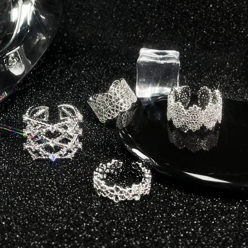 French-style gentle and elegant lace plain ring, a cold and elegant female style, versatile and fashionable, sweet and cool, high-end ring trend full figure