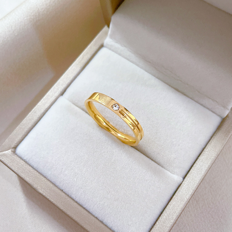 【 Non-fading 】 Minimalist geometric titanium steel cold style dance ring for men and women, trendy and simple food rings on Instagram Application Scenario