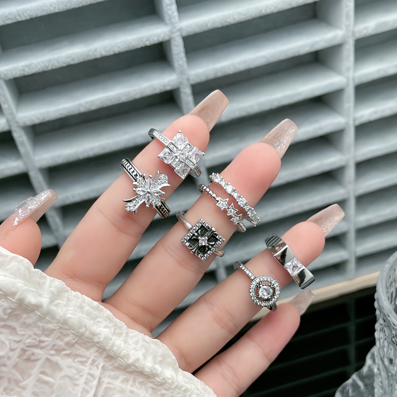 Retro aged cross fashion open ring for women, a niche androgynous hip-hop punk style, simple and individual food ring details Picture