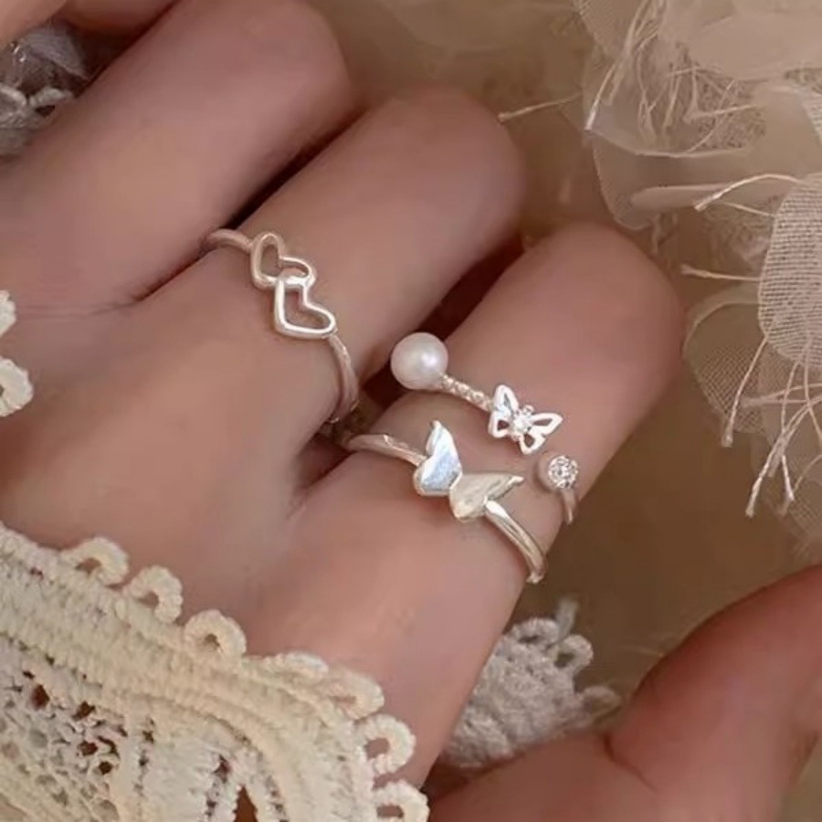 Sweet bow ring, a niche design for women, exudes a sense of sophistication. Layered open index finger ring, a versatile and fashionable ring for daily use Application Scenario