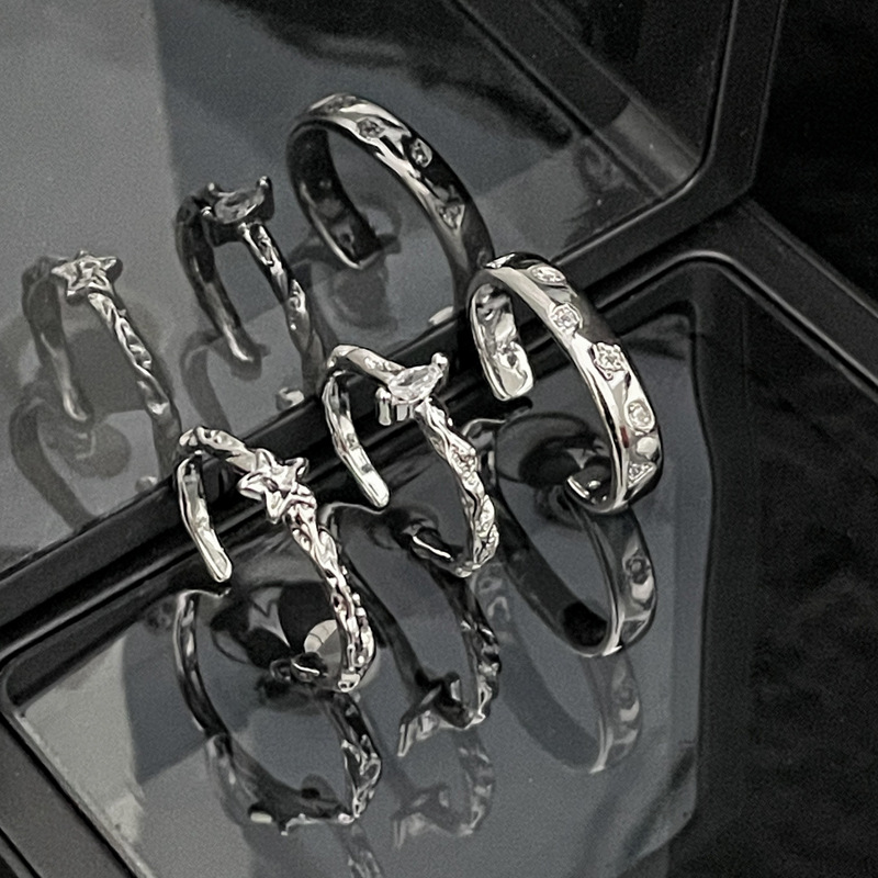 This simple, slightly inlaid, irregularly texted star-opening ring is a trendy and versatile multi-layered ring accessory for women on Instagram Specification drawing