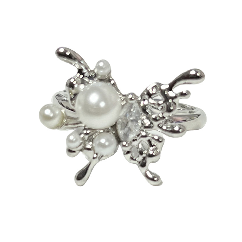 This high-end retro irregular butterfly opening ring is a unique and niche design for women, with a touch of individuality, light luxury and versatility Item Picture