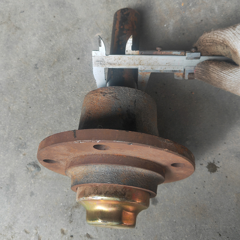 Horse axle head, trailer axle 5-hole with half shaft flange, ash hopper car thickened gourd head wheel hub accessories Application Scenario