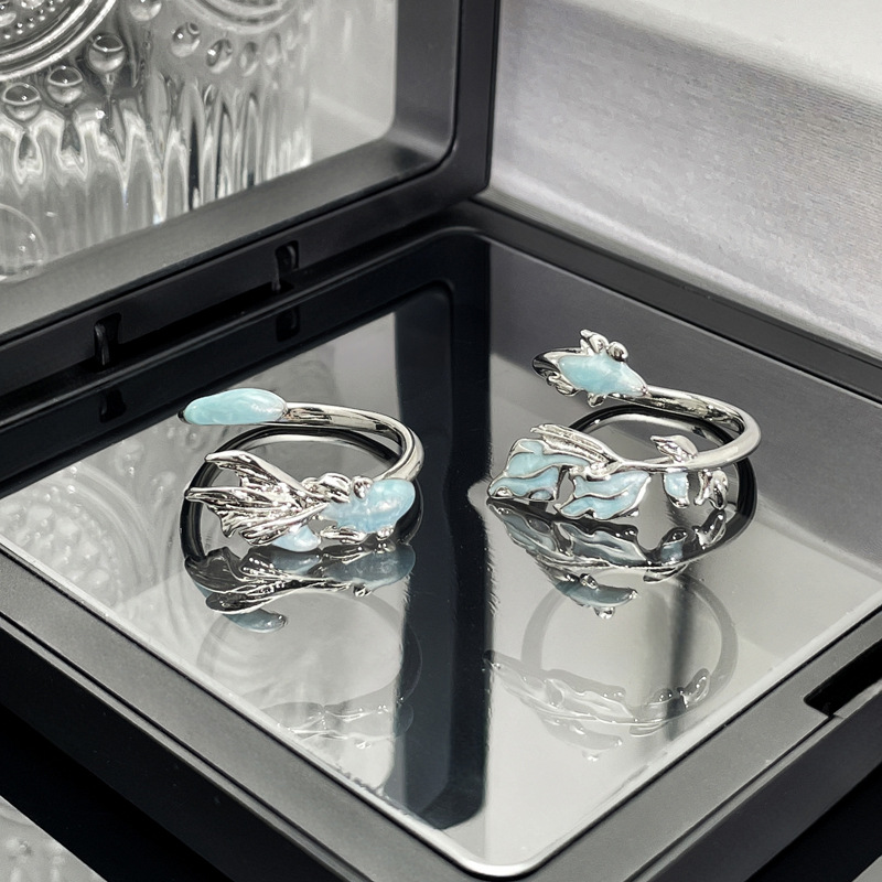 Unique irregular fish-shaped drop enamel open ring, a gender-neutral and niche couple ring for women on Instagram Specification drawing