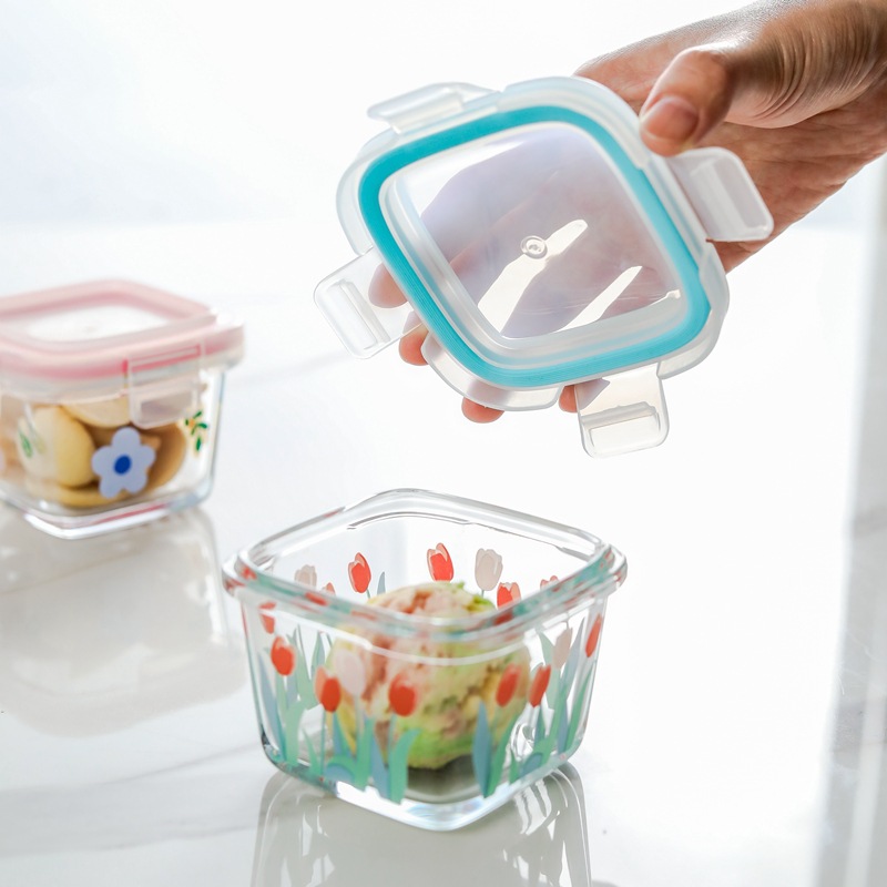 Bird's nest and peach gum portioned, sealed box, glass bottle with lid, portable household mini fresh-keeping box, food-grade jam box Application Scenario