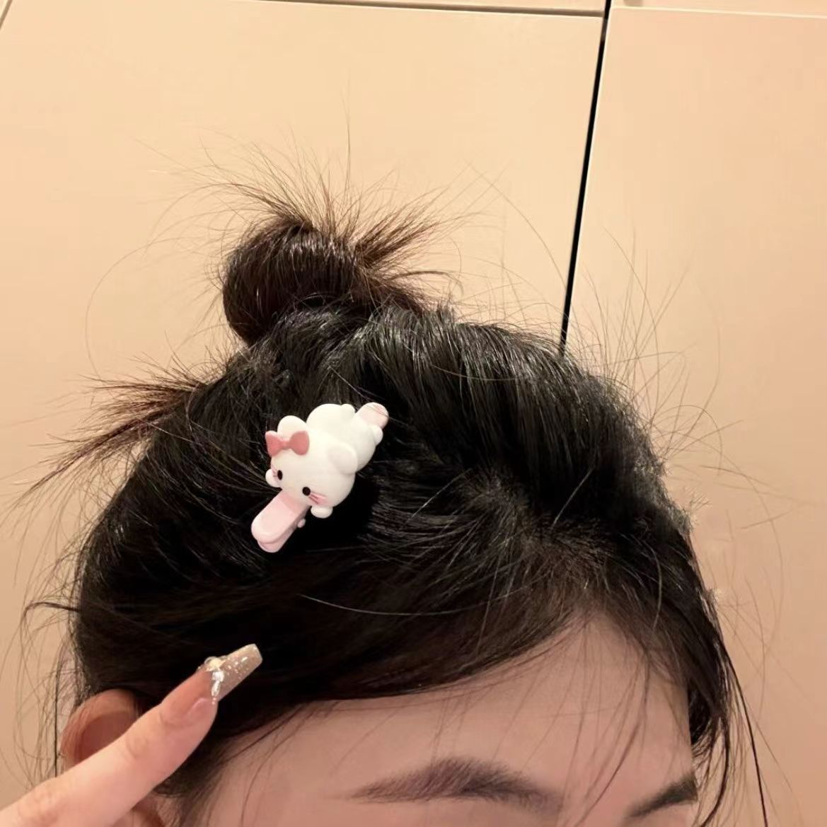 Hellokitty Papap Side Clip, kt Cat straight clip, bangs clip, side clip, ducktail clip, Hairpin without trace Application Scenario