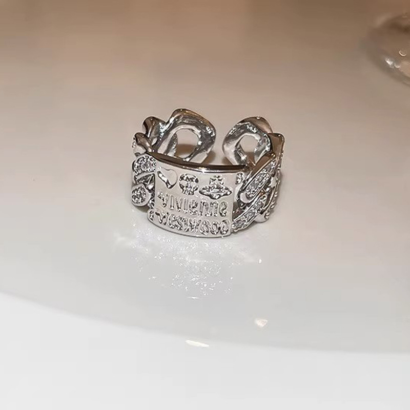 Korean retro design Instagram cold style open ring for women, a niche, light luxury and high-end index finger ring, trendy and cool Application Scenario