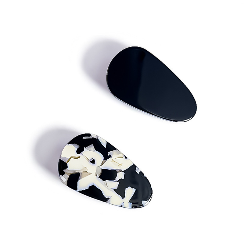 The new stylish and cute chubby water drop side hair clips are made of acetic acid with a contrasting color Item Picture