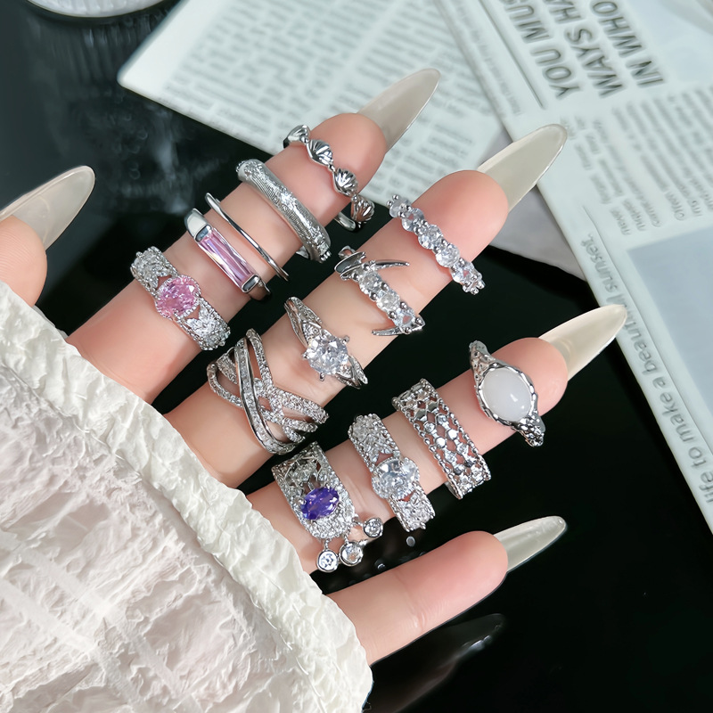 The "Purple Qi from the East" fringed purple diamond open ring is a fashionable, unique, and niche geometric sweet and cool ring with a cold and simple style Application Scenario